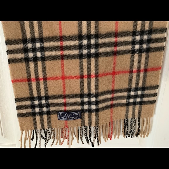 burberrys of london scarf